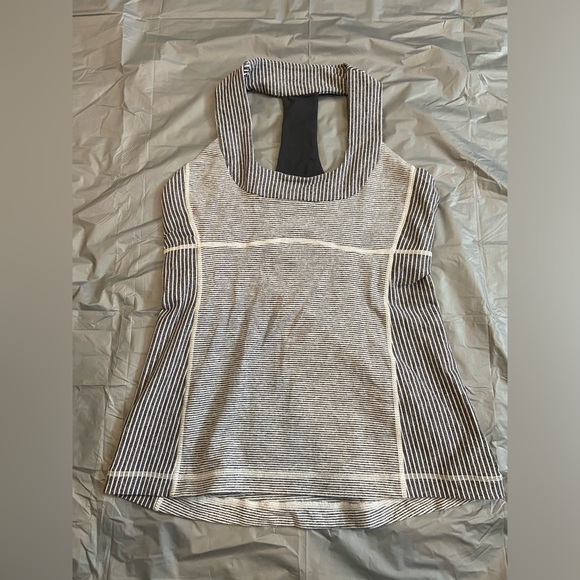 🩵Lululemon Scoop Neck (8) EUC - Picture 1 of 9